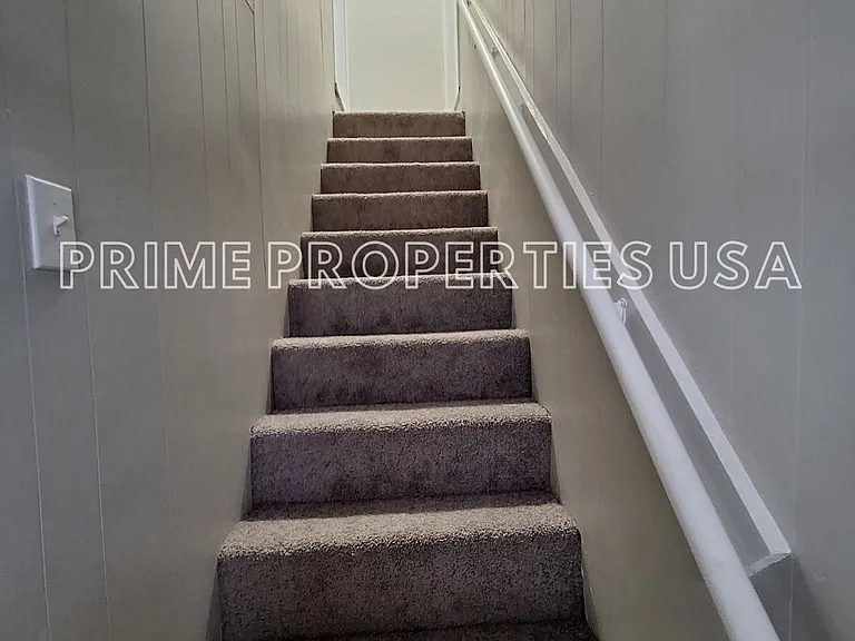 1219 Walnut St — Photo 8
