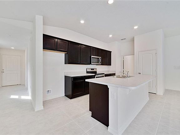 3rd image of 410 Preserve Pointe Blvd
