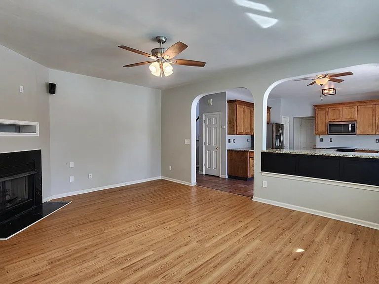 1828 Somersby Ln — Photo 12