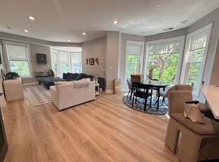 1701 W Division St APT 2E, Chicago, IL 60622