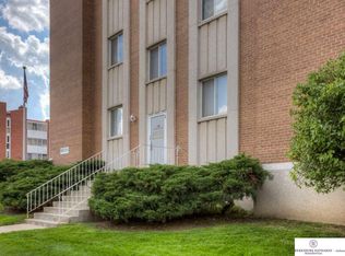 500 S 37th St APT 107, Omaha, NE 68105