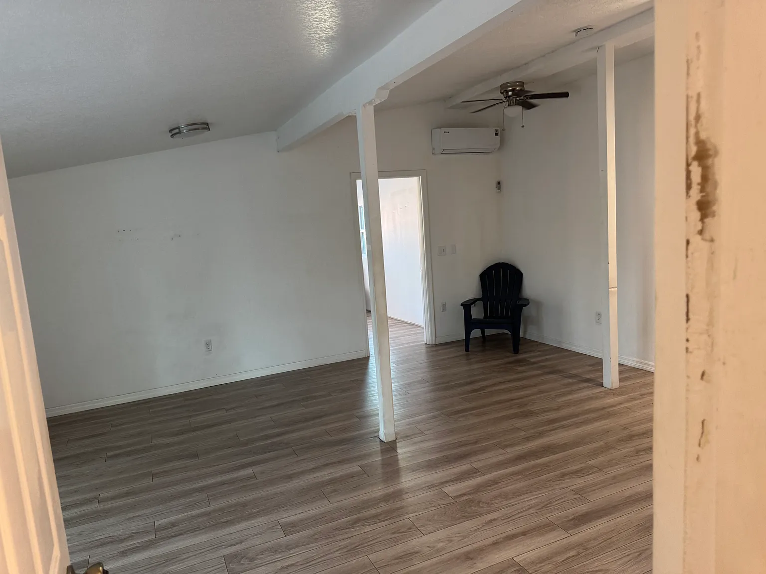 2 bed, 1000 sqft, $2,140 — Photo 2