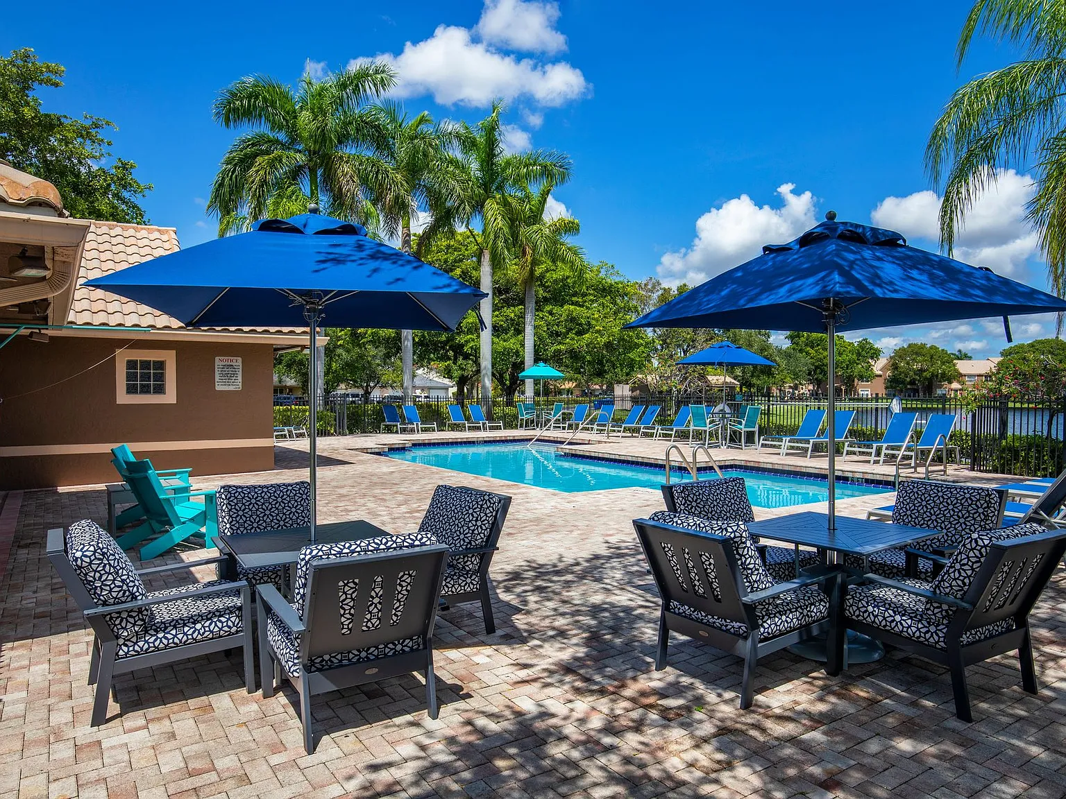 CORAL FALLS APARTMENTS — Photo 4