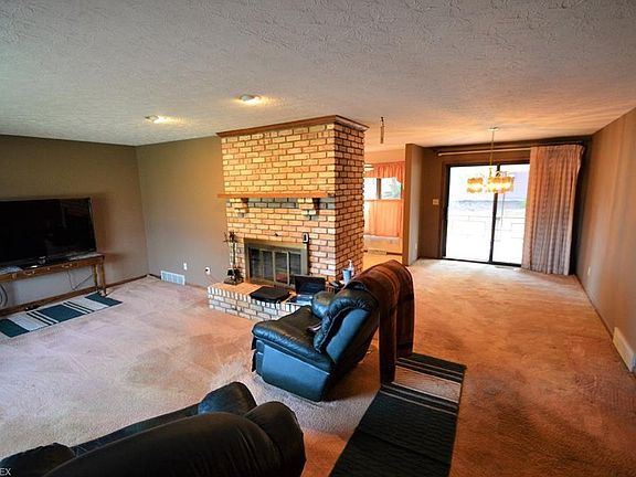 2nd image of 686 Beechwood Dr