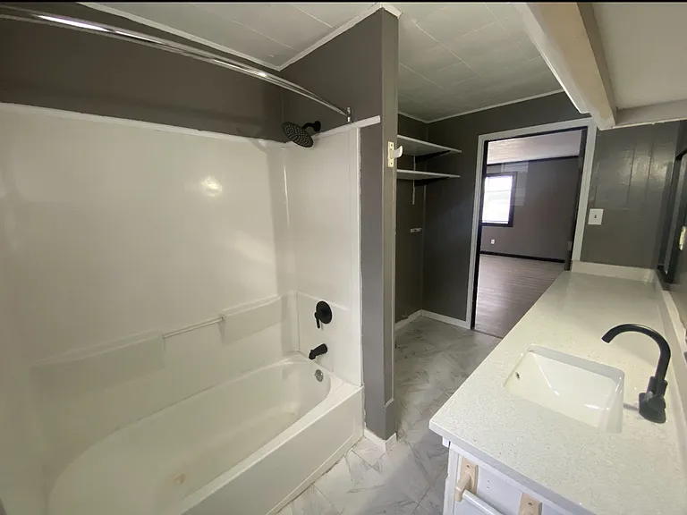610 Don Patricio Rd #B — Photo 7