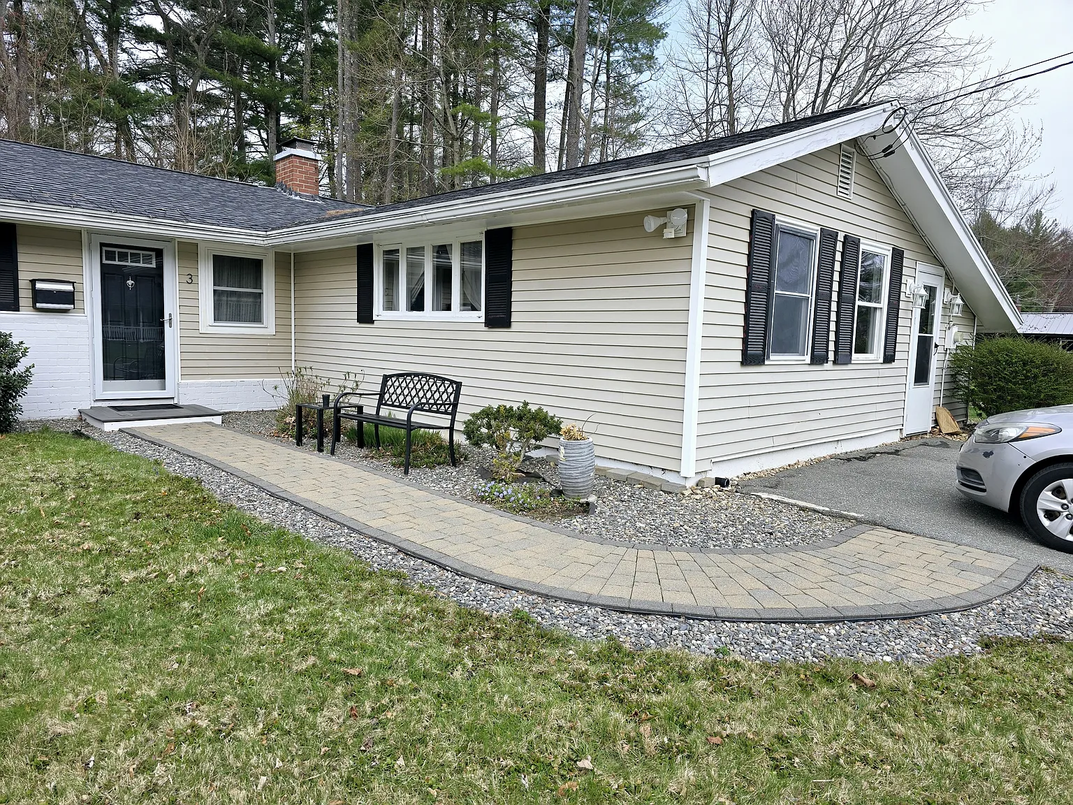 3 Howard Road - 1 — Photo 2
