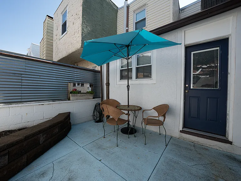 1916 S Alder St — Photo 16
