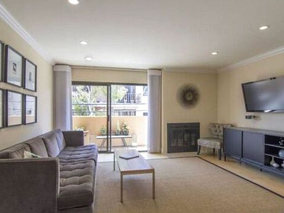 3rd image of 11816 Gorham Ave APT 114