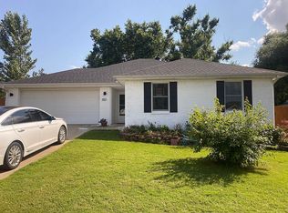 973 S Regency Dr, Fayetteville, AR 72701