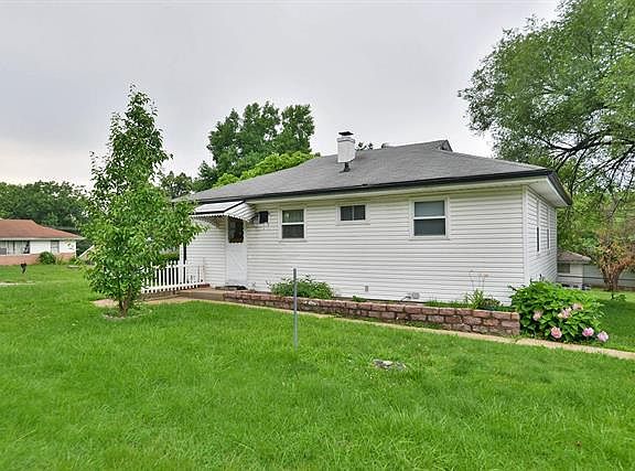 2nd image of 7825 Tuxedo Ct