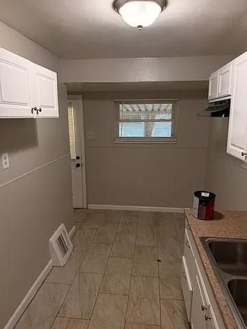 10605 Spring Garden Dr — Photo 9