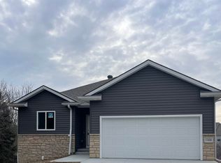 11606 Susie Cir, Bellevue, NE 68123
