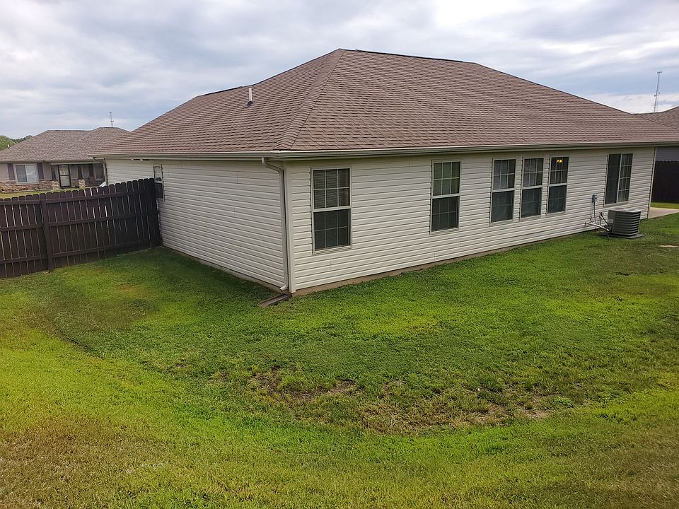 2nd image of 143 Creek View Dr