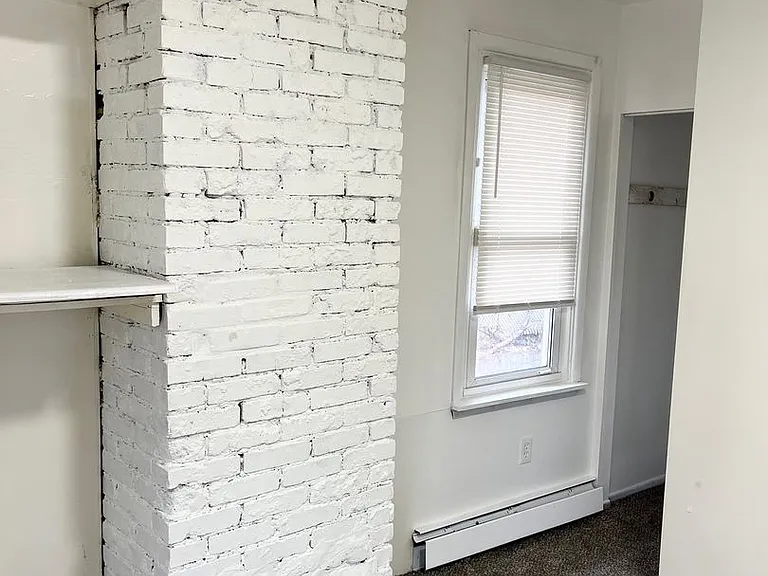 207 Wilbur St — Photo 17