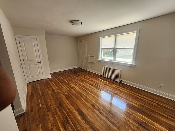 2nd image of 67-51 Cloverdale Blvd