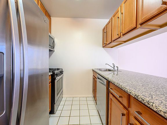 4th image of 350 W 50th St #14K