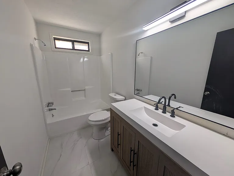 1478 N Diane Ct SE #A — Photo 5