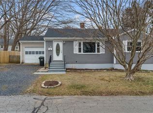 14 Sherwood Rd, Middletown, RI 02842