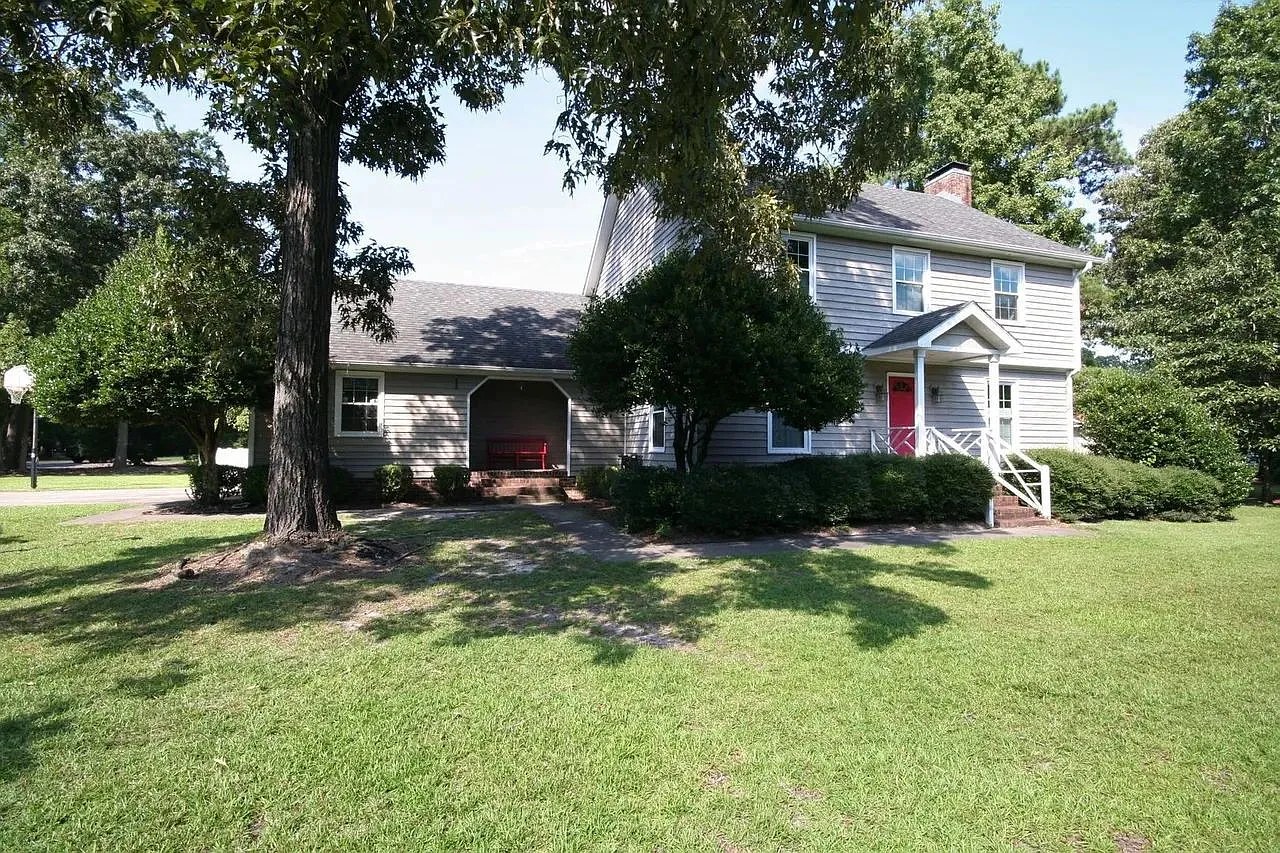 3 bed, 2.5 bath, 1973 sqft, $1,800 — Photo 3