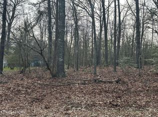 460 Beachwood Dr, Crossville, TN 38558