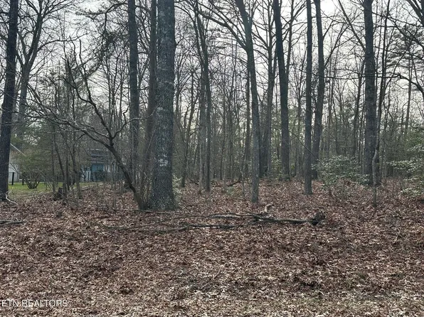 460 Beachwood Dr, Crossville, TN 38558