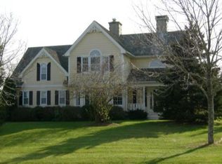 110 Schooner Dr, South Kingstown, RI 02879