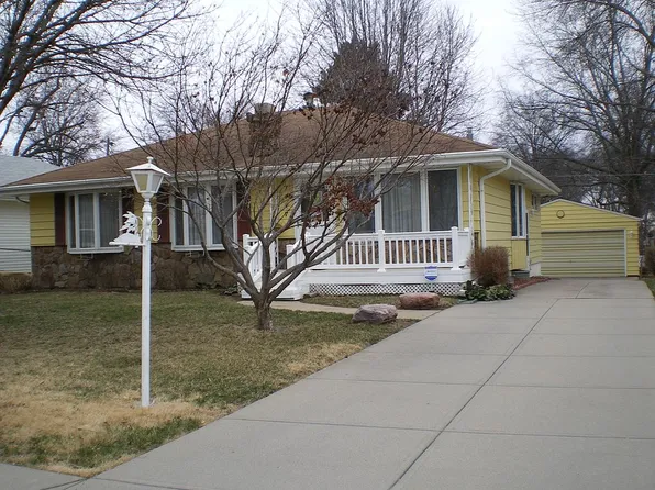 7417 Hascall St, Omaha, NE 68124