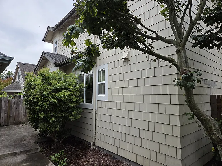 1627 Riley Ln — Photo 23