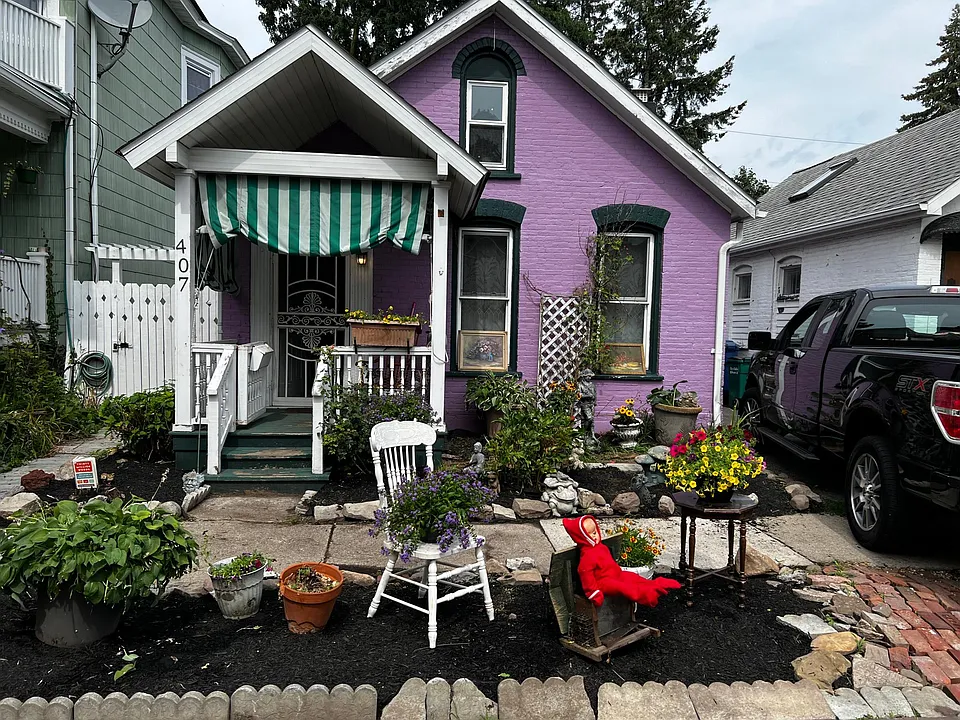 407 Summer St