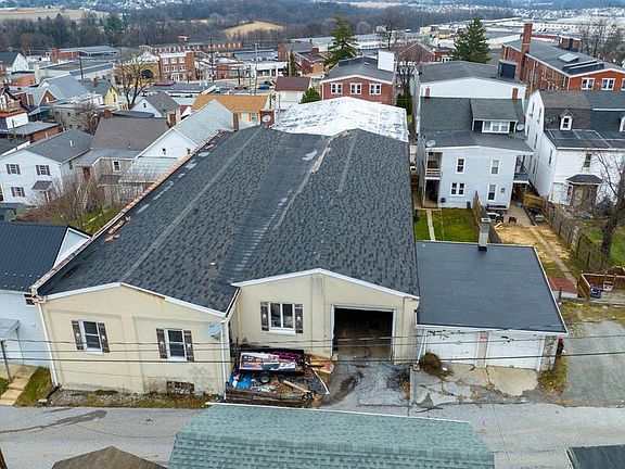 3rd image of 36 S Pine St