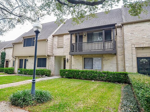 3rd image of 15327 Falmouth Avenue #2
