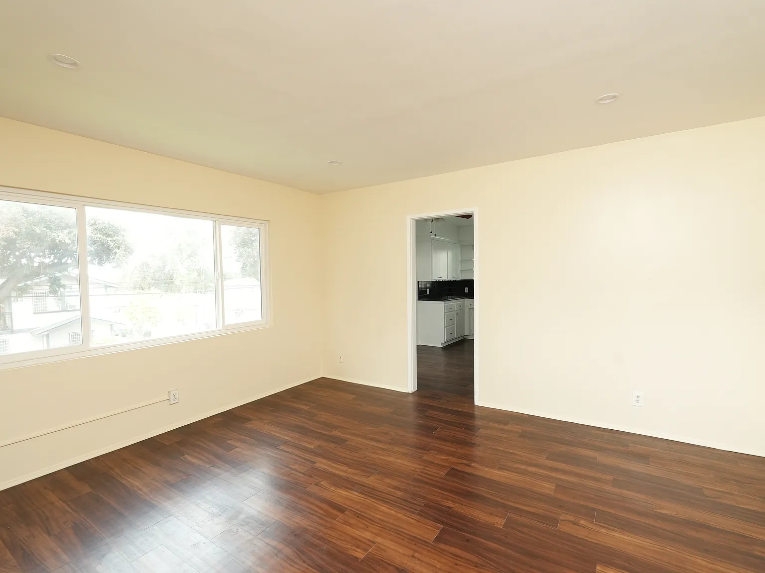 12809 Oak St — Photo 3
