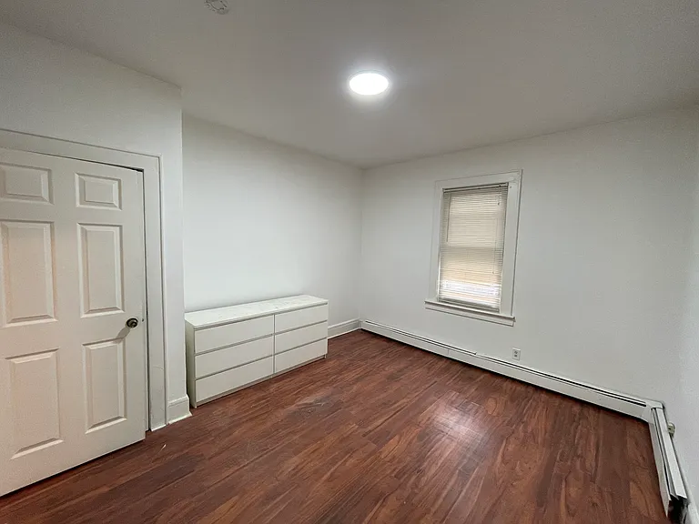 16-20 Walter Pl #2B — Photo 5
