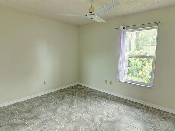 5th image of 22374 Olean Blvd