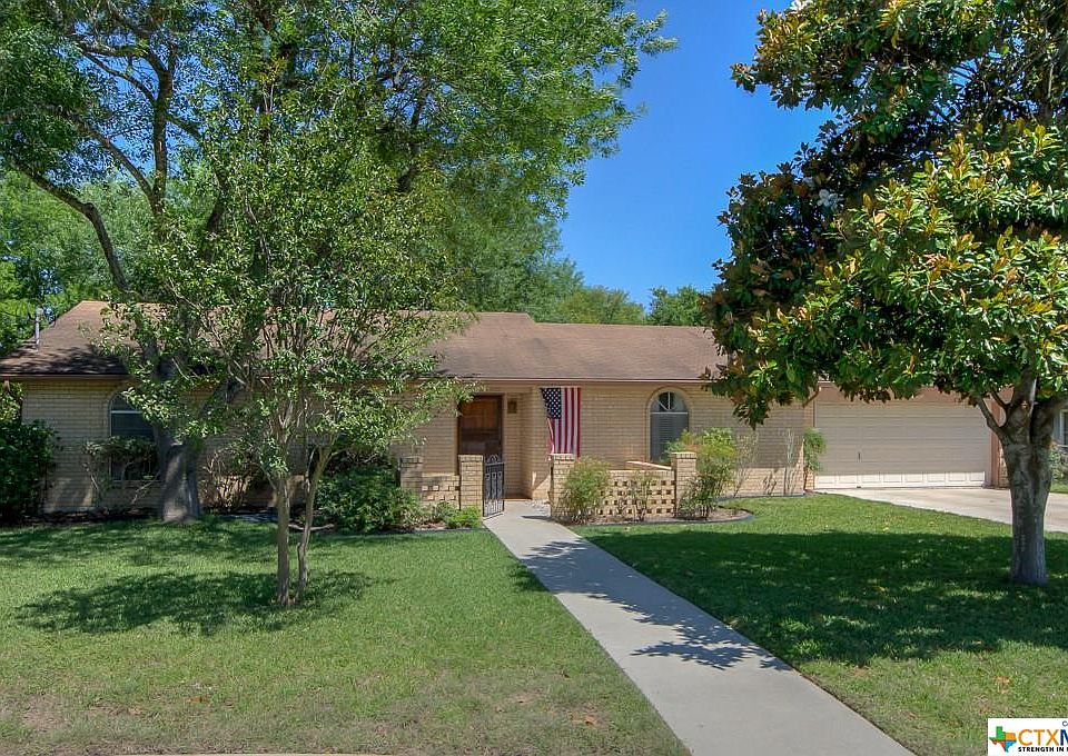 1st image of 1305 Fieldcrest
