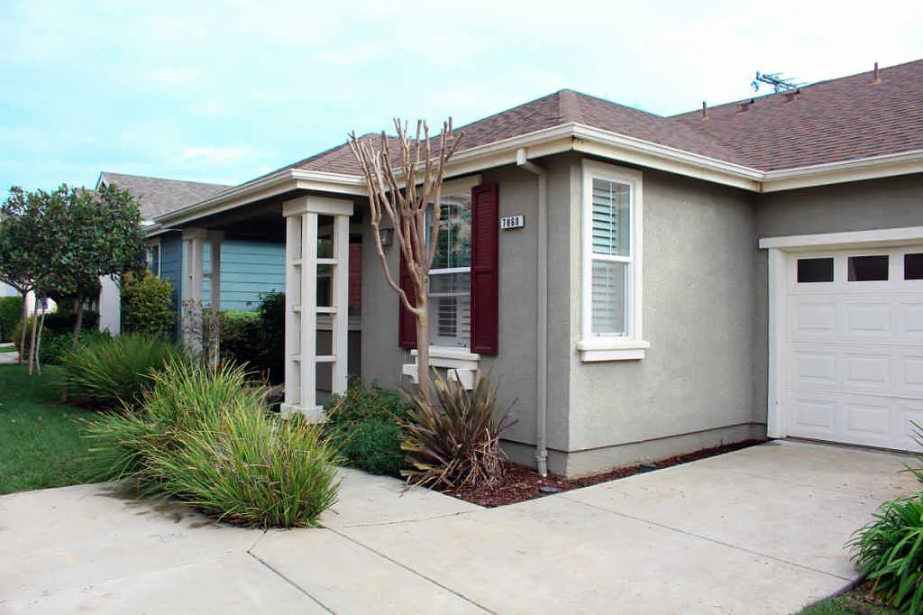 7860 Dickens Way photo 1