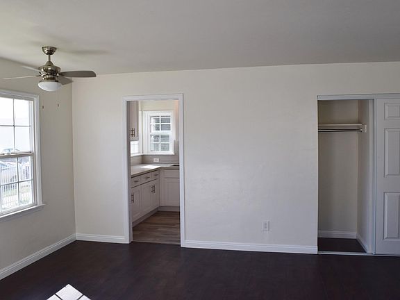 5th image of 31 E Louise St