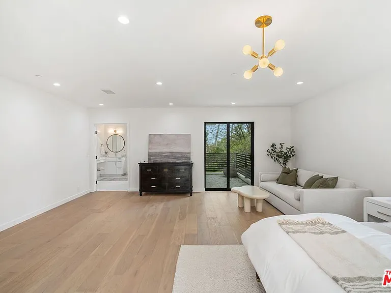 4545 Balboa Ave — Photo 29
