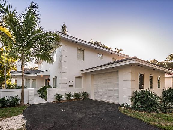 2nd image of 640 Puerta Ave