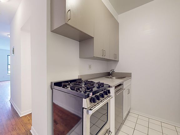 3rd image of 214 E 85th St APT 2B