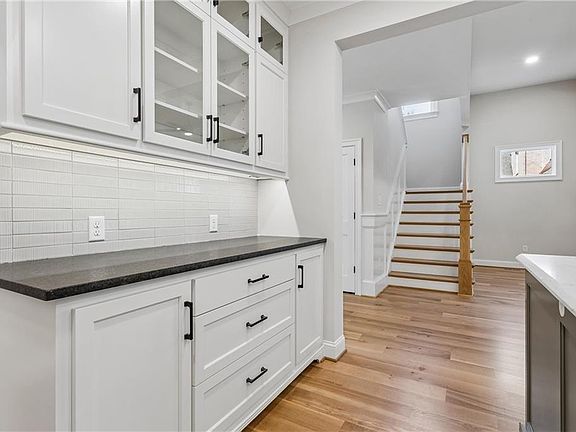 3rd image of 2504 Campbell Close