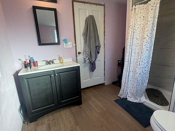 4th image of 631 N Adams Ave