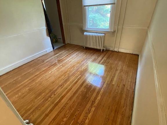 3rd image of 214 Garfield Ave Floor 1