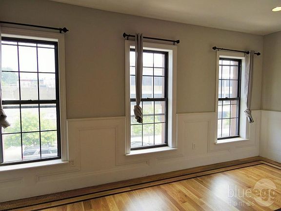 3rd image of 109 Vernon Ave APT 3