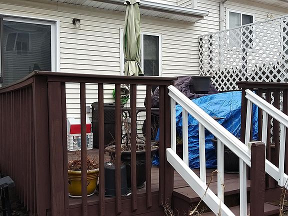 4th image of 106 Arnold St