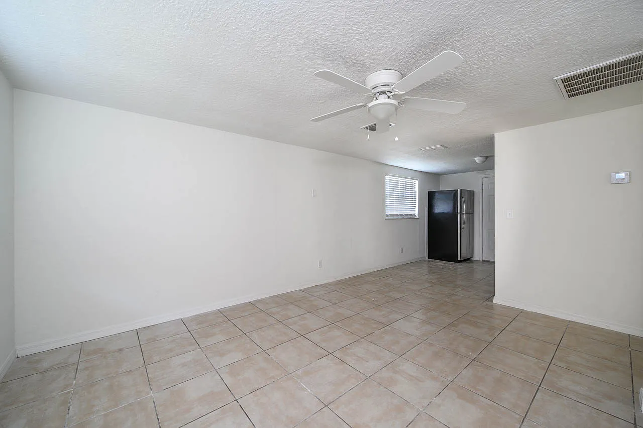 2 bed, 700 sqft, $1,400 — Photo 4