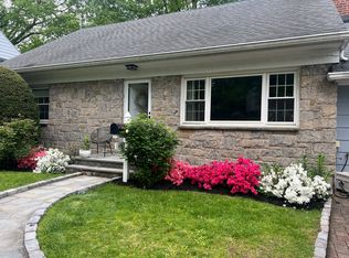 458 Weaver St, Larchmont, NY 10538