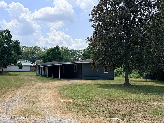 3rd image of 809 W Camp Ave