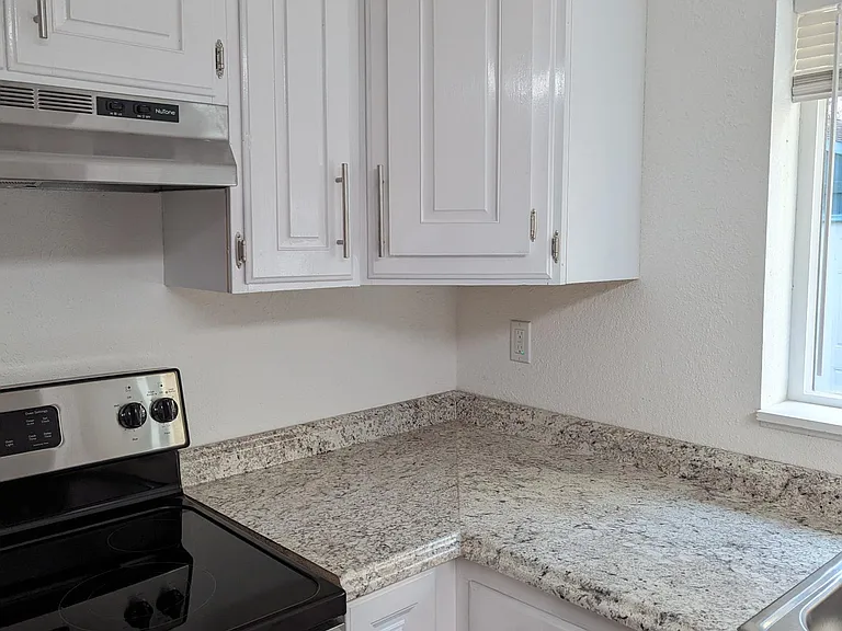 839 Sprig Ct — Photo 9