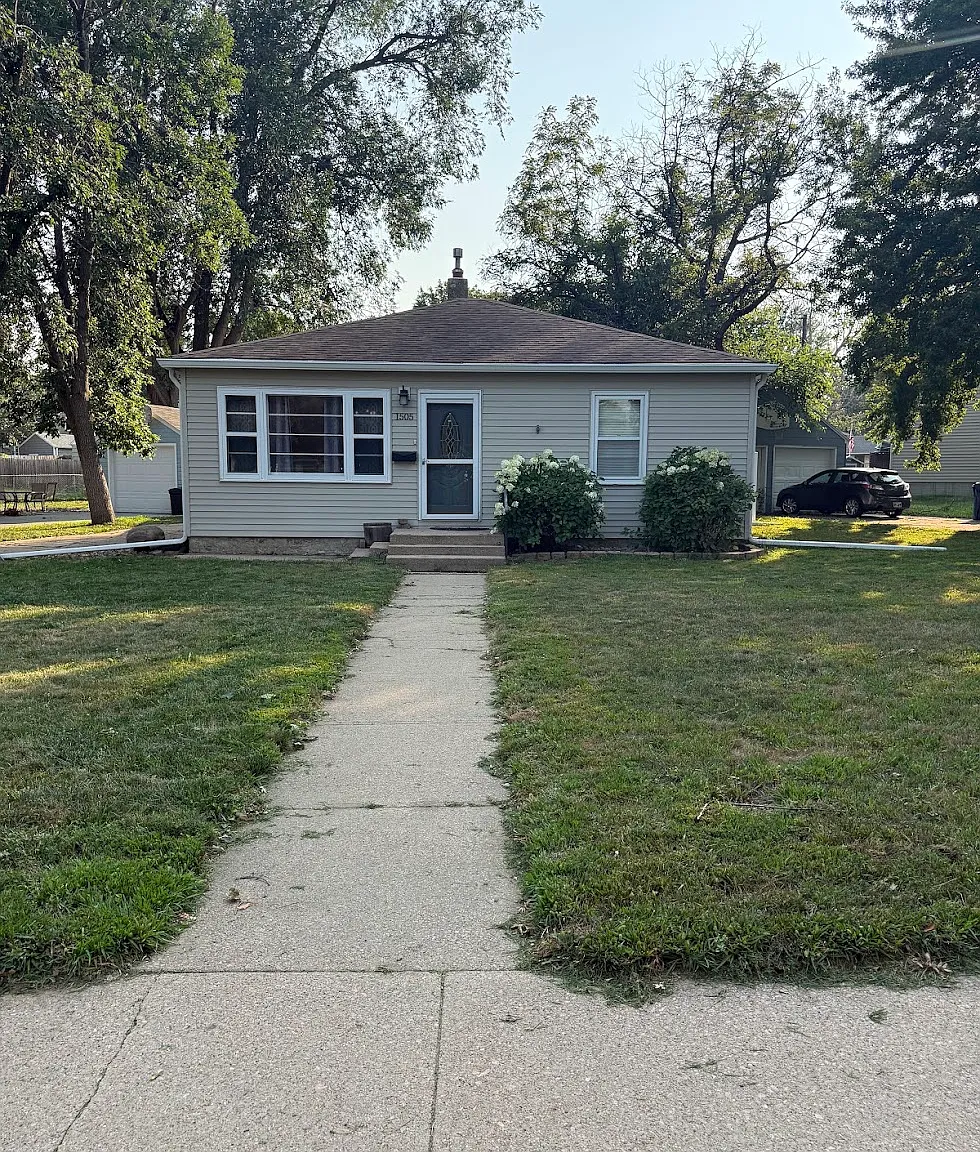 3 bed, 1660 sqft, $2,050 — Photo 1
